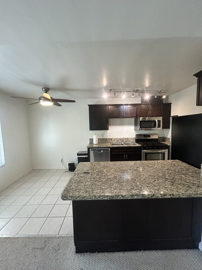 Building Photo - 13754 Mango Dr