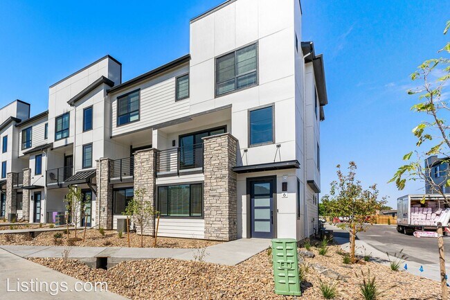 Foto del edificio - 4 br, 4 bath House - 2068 S Holly St #6