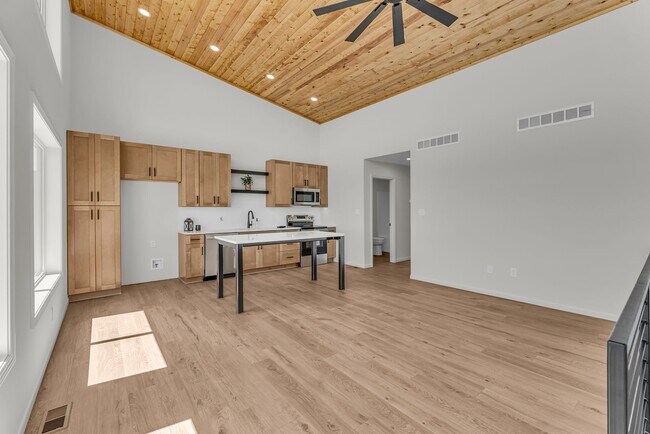 Building Photo - 4849 NW Astor Park Dr