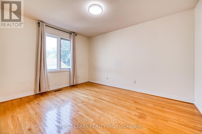 Building Photo - 163 Holmes Ave