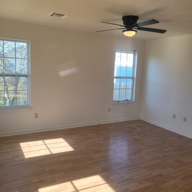 Building Photo - 3319 N Dorgenois St