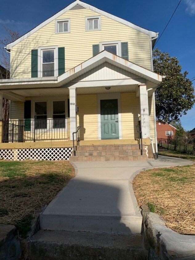 Primary Photo - 1512 8th St SE
