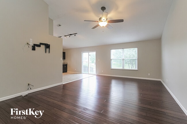 Foto del edificio - 5311 Thompson Park Blvd