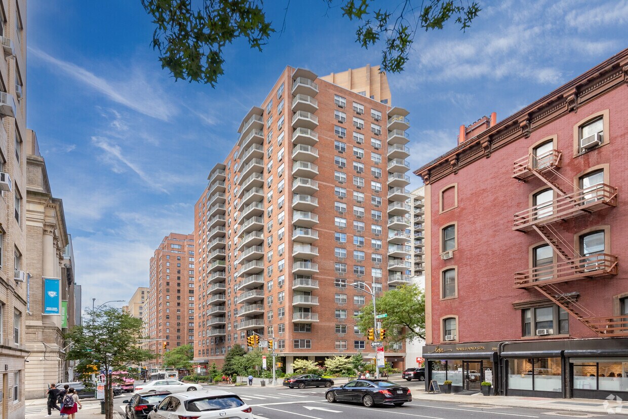 Primary Photo - Murray Hill House