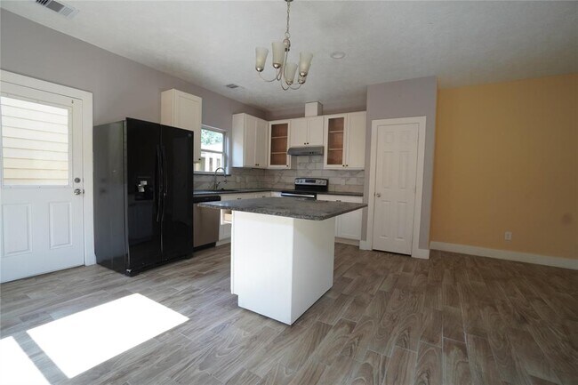 Foto del edificio - 5829 Hartwick Rd