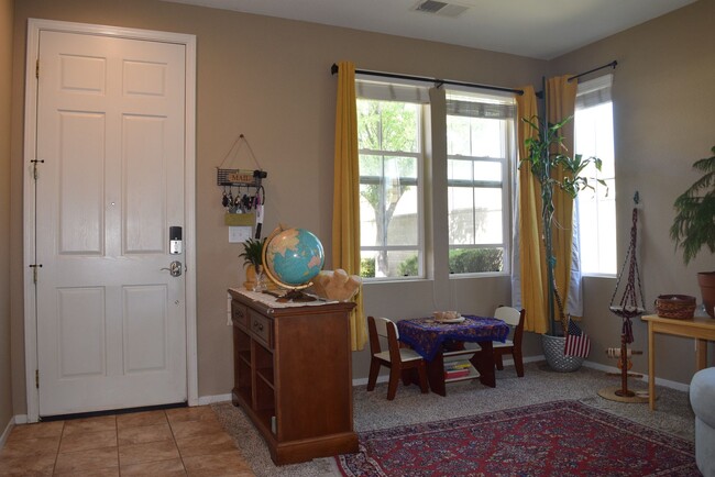 Building Photo - 850 Courtyards Loop