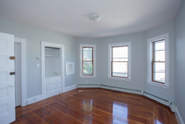Building Photo - 175 Rindge Ave