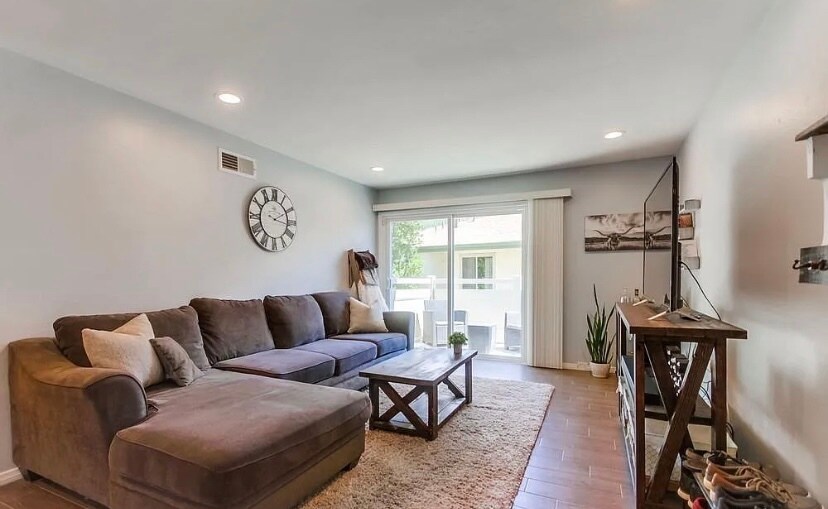 Foto principal - 8803 Gilman Dr