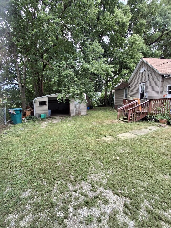 Building Photo - 253 Linneus Ave