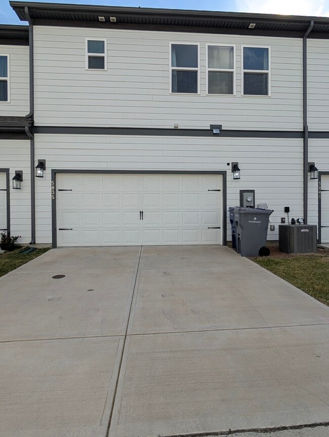 Two car Garage - 5835 Waterfall Pl