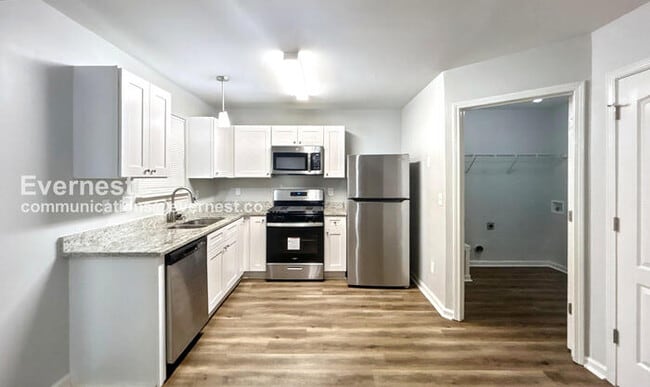 Building Photo - 2955 Fields Dr