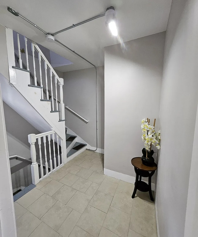 Foto del edificio - 6 Pilgrim Rd