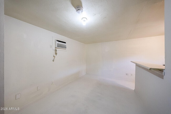 Building Photo - 1005 E Moreland St