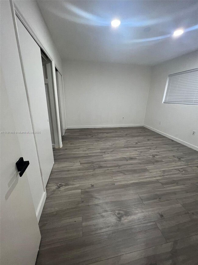 Building Photo - 316 Surfside Blvd
