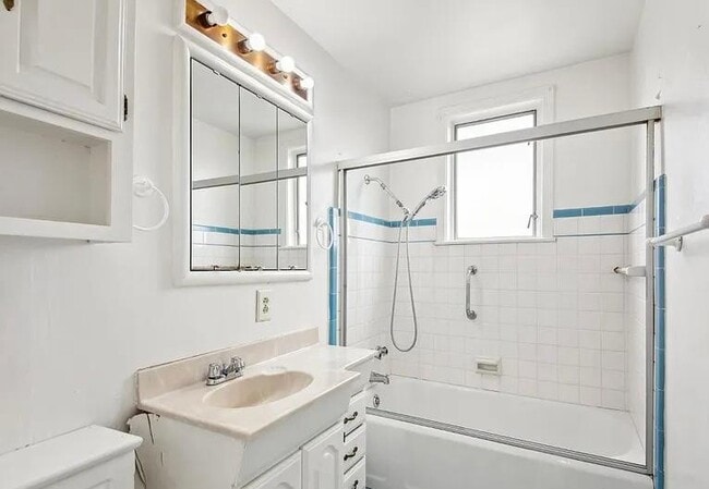 Building Photo - 14923 E 50th Dr
