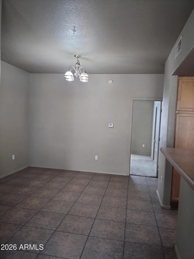 Foto del edificio - 16825 N 14th St