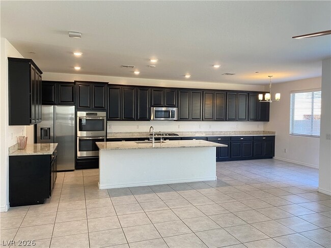 Building Photo - 898 Spring Haven St