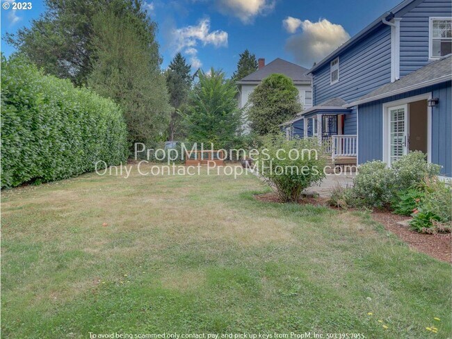 Building Photo - Discover Tranquil Living in North Tabor!