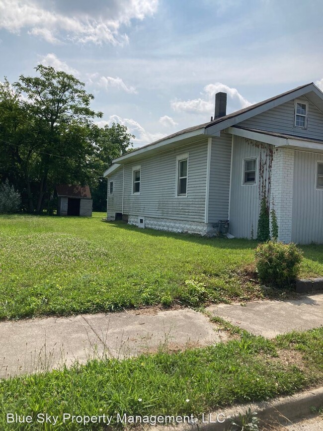 Building Photo - 3 br, 1 bath House - 820 S Blaine St