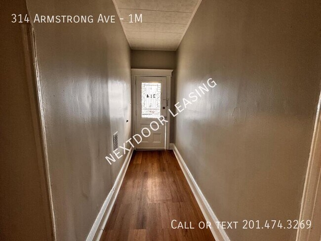 Foto del edificio - 314 Armstrong Ave