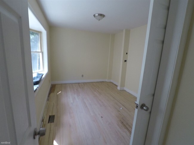 Building Photo - 92 Orchard St