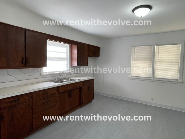 Foto del edificio - 758 Beeson Dr