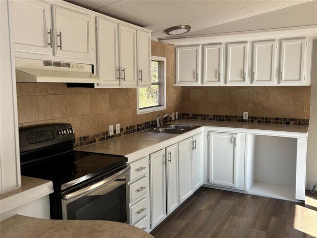 Foto del edificio - 1334 Aquila Dr