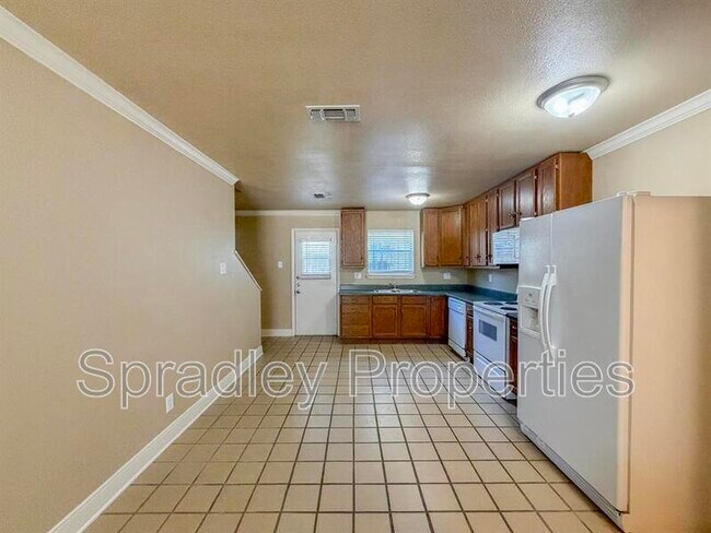 Building Photo - 1023 N Wall St