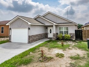 Building Photo - 1012 Tesoro Park
