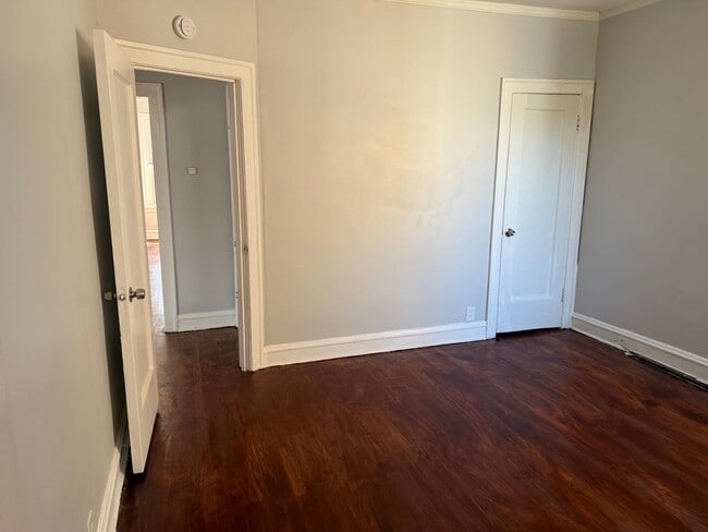 Photo - 8017 S Eberhart Ave (Chicago, IL) Apartment