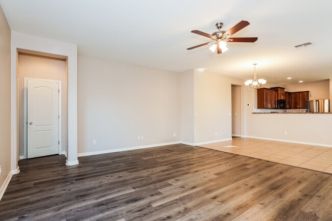 Foto del edificio - 33022 N Falcon Trail