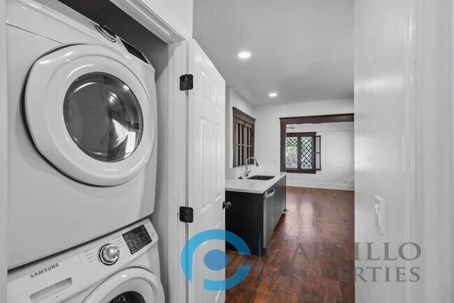 Foto del edificio - 2205-9 Broadway