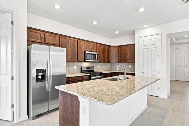 Building Photo - 5342 SW 71st Ave