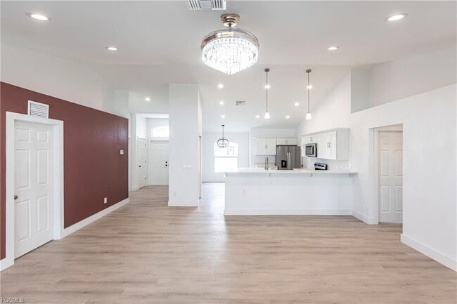 Building Photo - 2007 NW 21st St