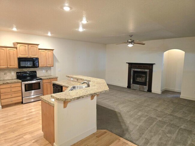 Foto del edificio - 9083 W Dalton Pl