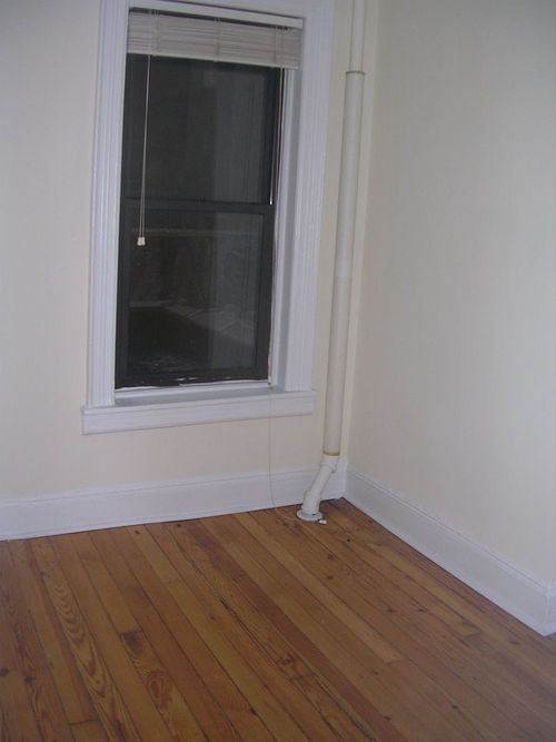 Building Photo - 308 E 78th St