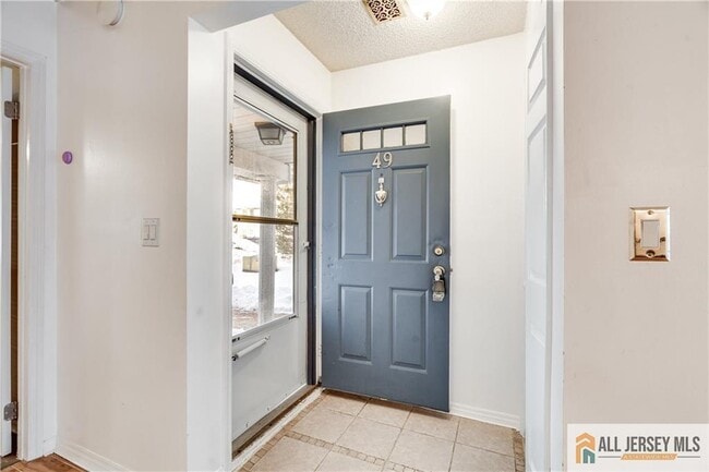 Building Photo - 49 Tanglewood Ct