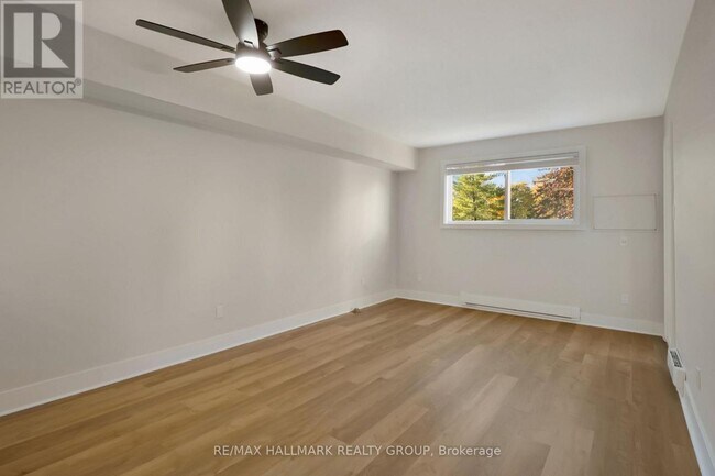 Building Photo - 318 Lorry Greenberg Dr