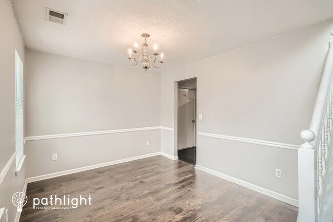 Foto del edificio - 769 Mountain Ridge Way
