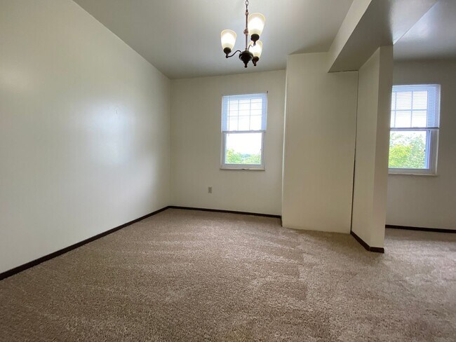 Foto del edificio - Wonderful 2BR at The Bellwood Manor!  Central A/C & MORE! - Call Today for a Tour!