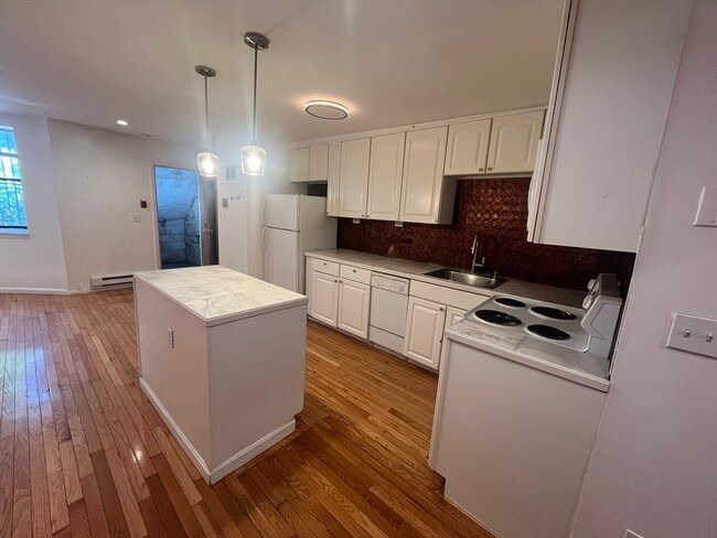 Building Photo - 88 E Brookline St