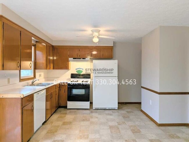 Building Photo - 1752 Bunyan Cir NW