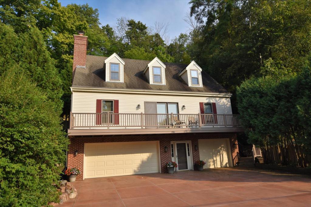Foto principal - 4781 Fontana Beach Rd