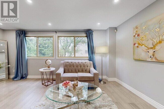 Photo du bâtiment - 10 Townsend Rd