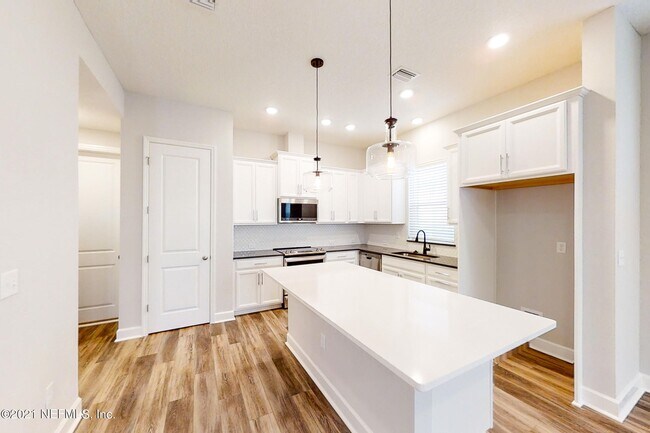 Foto del edificio - 11496 Fathom Ct