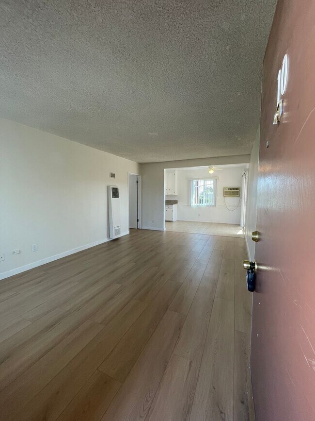 Foto del edificio - 19401 Haynes St