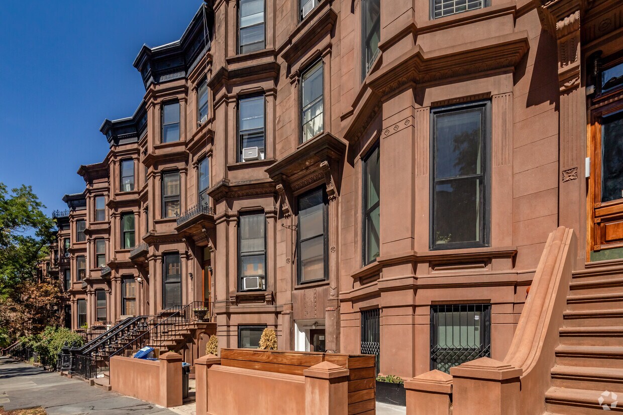 Primary Photo - 221 Berkeley Pl