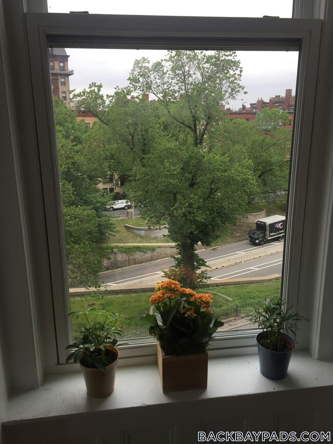 Foto del edificio - 362 Commonwealth Ave
