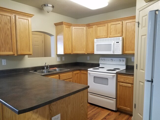 Building Photo - Ground-Floor Condo in Pleasant Grove – Ava...