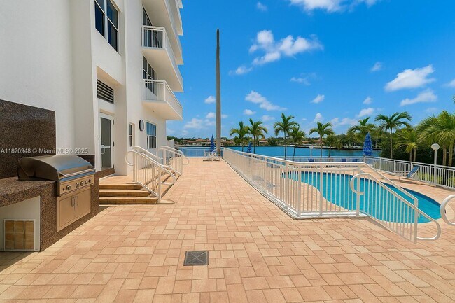 Foto del edificio - 511 Bayshore Dr